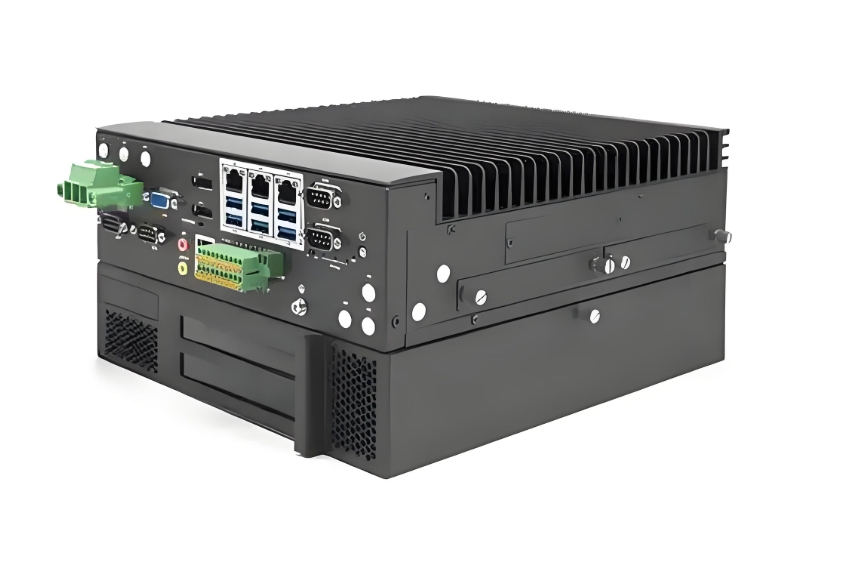 工業(yè)電腦的進(jìn)化從基礎(chǔ)控制到智能決策的跨越